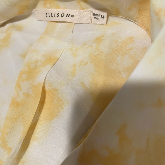 🆕🚨Sheer button down blouse - Picture 2 of 3